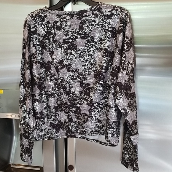 💕TEREZ💕 Heathered Stars Balayage Sweater - Picture 10 of 13